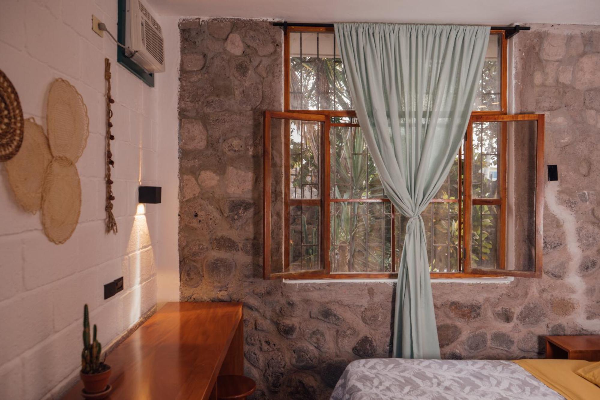 Hostal Pimampiro Puerto Baquerizo Moreno Exteriör bild